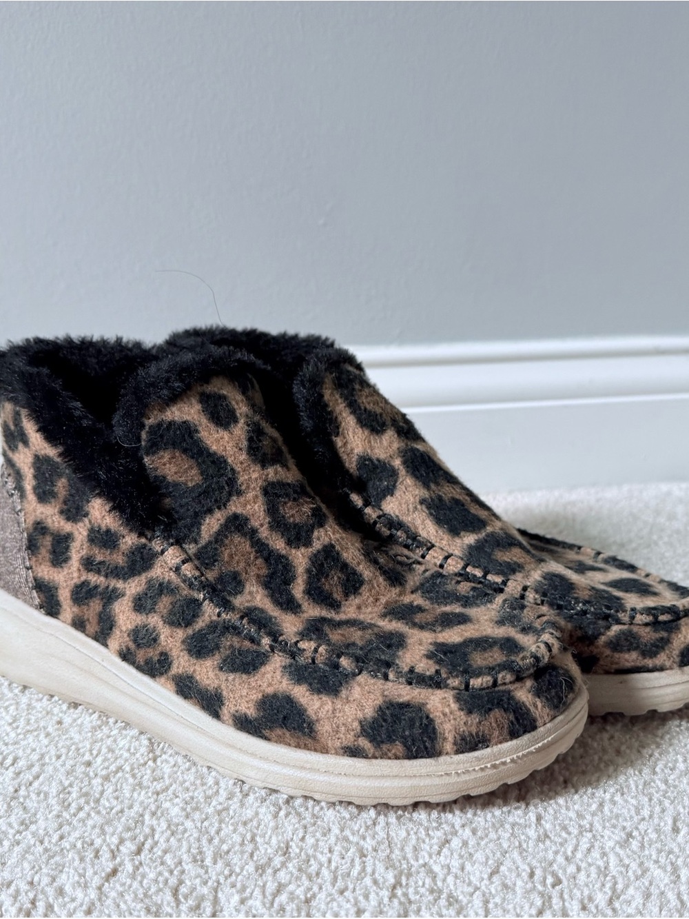 Hey Dude Leopard Print Denny soft wool bootie - size 9
